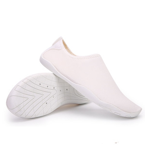 Chaussures de plage pour hommes et femmes, épaisseur normale, semelle souple, antidérapantes, séchage rapide, en caoutchouc - Product Image 4