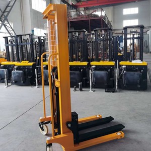 Apilador manual Tiyiju de 2 toneladas, transpaleta hidráulica con altura de elevación de 1600 mm para manipulación en almacén - Product Image 4