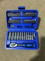 Kit d'outils de réparation automobile : douilles, embouts, cliquet, combinaison compacte, logo personnalisable