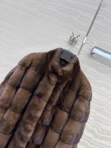 Nuovo poncho da donna in pelliccia di visone vellutato viola importato, casual, a maniche lunghe, invernale - Product Image 3