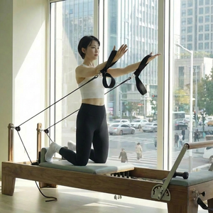 Máquina Reformer Clásica de Nogal, Modelo Ancho, Cama con Núcleo de Cuero Sintético para Fitness y Musculación, Reformer de Nogal Core St - Product Image 6
