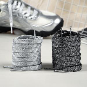 เชือกรองเท้าสีดำเงาประกายเงินแบบกำหนดเอง กลิตเตอร์แบน สไตล์สปอร์ต สำหรับรองเท้าผ้าใบลำลอง แฟชั่น เชือกรองเท้ากีฬา ทดแทน - Product Image 2