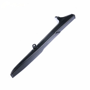 Protection de chaîne en fibre de carbone sèche 3K, pièces de modification pour moto, compatibles avec Honda CBR1000RR 2019 et modèles ultérieurs, finition mate et brillante, optimisée - Product Image 4