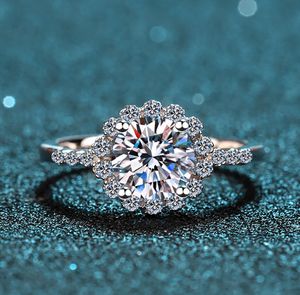 Anillo de diamante grande Simple de lujo ligero Anillo de moissanita de 1ct de flor de boda de compromiso de Plata de Ley 925 - Product Image 3