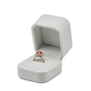 Boîtes à couvercle rigide auto-élevantes personnalisées de qualité supérieure, recyclables, écologiques, en matériaux recyclés, doublées d'éponge, logo noir et or - Product Image 3