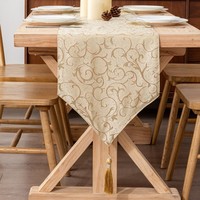 Chemin de table en jacquard doré décoré de pompons, nappe rectangulaire pour les réunions de famille, les fêtes et la décoration de la cuisine