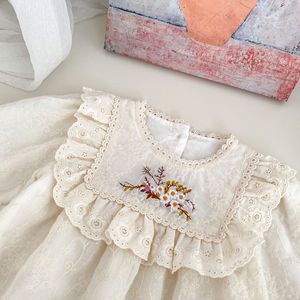 Tutina Primaverile 2026 per Neonata Stile Occidentale con Ricamo Floreale in Cotone, Manica Lunga, Bottoni Nascosti, per Festa dei 100 Giorni - Product Image 4