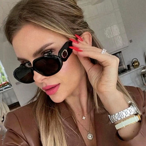 Gafas de Sol Elegantes para Mujer, Montura Negra, Lentes de PC con Protección UV400, Patillas Anchas a la Moda, Protección Solar, Estilo para Conducir - Product Image 5