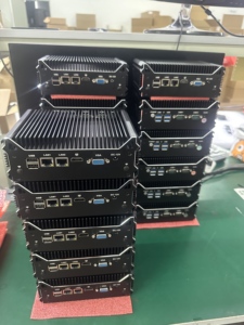 Wanlan Fanless mini pcs i5 8250U Quad Cor 2*Lan/DDR4/6GB RAM 128GB SSD/2*COM/Desktop embedded <b>pc</b> -Linux - Product Image 5