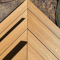 Planche de terrasse composite 3D gaufrée, design moderne, surface grain de bois WPC, écologique, imperméable, antidérapante, système de clic lisse