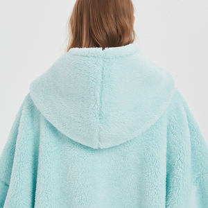 Accappatoio Invernale Oversize in Pile Eco-Friendly con Cappuccio, Lunghezza al Polpaccio, Stile Sherpa, con Coulisse, Unisex - Produzione ODM - Product Image 4