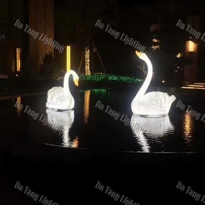Esculturas de Cisnes de Fibra de Vidrio con Luces para Parques, Resorts, Centros Comerciales, Festivales y Exhibiciones Elegantes en Paisajes Acuáticos - Product Image 2