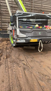 Grue à camion d'occasion Zoomlion 80 tonnes Modèle ZTC800V Flèche à cinq sections 49 mètres Flèche auxiliaire Boîte de vitesses Moteur Pompe - Product Image 3