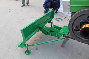 <span class=keywords><strong>Mini</strong></span> <span class=keywords><strong>tractor</strong></span> pequeño con <span class=keywords><strong>pala</strong></span> de nieve, hecho en China - Product Image 5