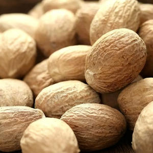 Vente en gros de noix de muscade séchées en vrac de haute qualité Épice unique et herbes Épices sèches Myristica Fragrans - Product Image 5