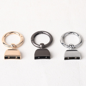 Zhicheng Aleación <span class=keywords><strong>de</strong></span> Zinc marca colgante accesorios multifuncional coche llavero Metal Hardware al por mayor - Product Image 2