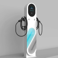 Nouvelle station de recharge AC pour véhicules électriques intégrée au sol 14KW-44KW avec interface combinée et double pistolet de charge rapide pour usage commercial