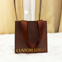 Poignée de ruban personnalisée, bijoux de luxe, cosmétique, cadeau, emballage pour vêtements, sac en papier d'art 250 Gsm pour vêtements