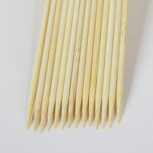 Brochetas desechables de bambú de 4.0mm y 5.0mm de diámetro para asar pollo, salchichas y aperitivos en barbacoas, uso comercial. - Product Image 2