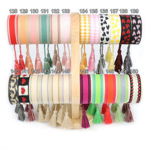 169 Designs 10 pièces en stock Bracelets d'amitié faits main, Bracelets brodés, Bracelets en corde avec pompon, Bracelets tressés réglables, Vente en gros - Product Image 5