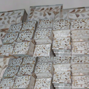 Últimas cajas de incrustaciones de hueso de producción para regalos Cajas de fregona de diseño de incrustaciones de piedra semipreciosa hechas a mano para el Festival Eid - Product Image 1