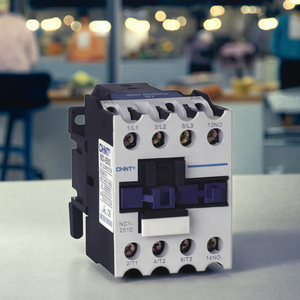 คอนแทคเตอร์ Chint <span class=keywords><strong>NC1</strong></span> ซีรีส์ 220V AC 3 เฟส 25A 50/60Hz รุ่น <span class=keywords><strong>NC1</strong></span>-<span class=keywords><strong>2510</strong></span> <span class=keywords><strong>NC1</strong></span>-3210 แบบติดตั้งบนราง Din สำหรับระบบอัตโนมัติในอุตสาหกรรม - Product Image 2