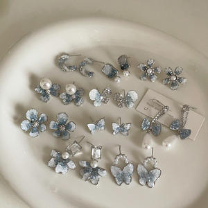 Boucles d'oreilles clous élégantes en cristal bleu <span class=keywords><strong>dégradé</strong></span> avec nœud papillon et fleur, accessoires polyvalents pour toutes les saisons, cadeaux pour femmes - Product Image 2