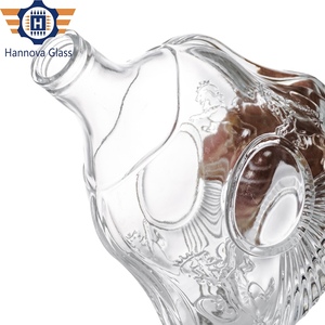 Bouteille en <span class=keywords><strong>verre</strong></span> en forme de gourde plate de 1 litre d'usine pour brandy XO de qualité supérieure avec motif gravé et bouchon doré - Product Image 4
