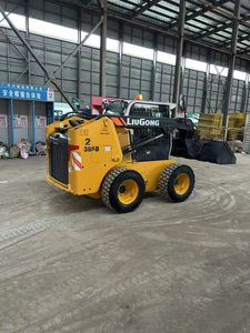 Revendeur agréé en usine en Chine pour CLG385B 1 tonne Skid Steer Loader avec pompe à roulement moteur moteur-Low Hours for Sale - Product Image 4