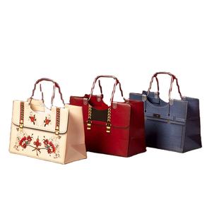 Sacs en papier pour cadeaux de célébrités Sacs à main publicitaires de mariage imprimés avec logo personnalisé pour vêtements et chaussures Boîte d'emballage - Product Image 2