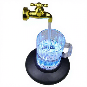 Tazza Desktop <span class=keywords><strong>fontana</strong></span> a cascata con luce a LED tazza di birra illuminata per l'home Office rubinetto magico tazza <span class=keywords><strong>lampada</strong></span> <span class=keywords><strong>da</strong></span> <span class=keywords><strong>tavolo</strong></span> bel regalo - Product Image 1