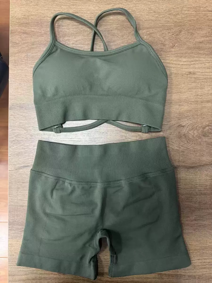 verde oliva