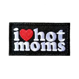 Patch thermocollant rectangulaire brodé « I Love Hot Moms » en tissu – Cadeau - Product Image 1