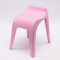 Chaise pliante en plastique empilable et peu encombrante, légère et multicolore, pour banquets, événements et cafétérias