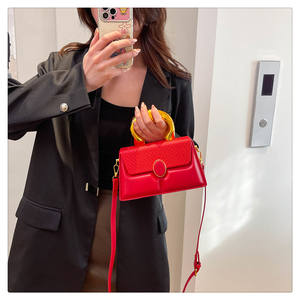 Bolso de mano de moda 2025 nuevos bolsos de hombro de gran capacidad para mujer bolso de hombro cruzado de diseño de moda Retro informal - Product Image 3