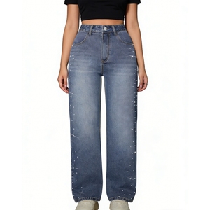 Jean décontracté élégant pour femme en denim bleu délavé avec strass, coupe droite, collection automne - Product Image 1