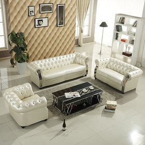 Divano Classico Europeo per Soggiorno, Set di Mobili Chesterfield, Divano a 3 Posti <span class=keywords><strong>in</strong></span> <span class=keywords><strong>Pelle</strong></span> Fatto a Mano - Product Image 3