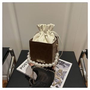 New Style Distinctive Casual Fashionable Simple Shoulder <strong>Small</strong> Square <strong>Bucket</strong> <strong>Bag</strong> Fashionable Pearl Chain Crossbody <strong>Women's</strong> <strong>Bag</strong> - Product Image 6