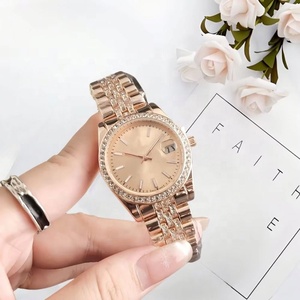 Nouvelle montre pour femme 2026 avec cadran rose et accents de diamants, bracelet en acier inoxydable, montre-bracelet tendance avec fonction date - Product Image 5