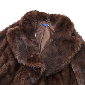 Abrigo de invierno de piel sintética peluda marrón de mujer estilos cortos de color personalizado - Product Image 5