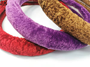 Nueva cubierta de <span class=keywords><strong>volante</strong></span> de 3 radios de felpa Universal Furry para Cadillac Auto Cars Winter con Diamond Venta caliente - Product Image 3