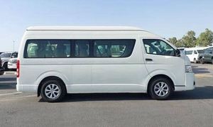 Autobús HIACE 2018 Usado en Buen Estado, Mejor Precio al por Mayor, Volante a la Izquierda, Asientos de Cuero, Faros LED, Pantalla Táctil, en Venta - Product Image 4