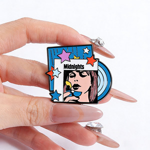 Oferta Especial: Pin de Solapa de Metal Esmaltado con Forma de Corazón de la <span class=keywords><strong>Película</strong></span> Call Me by Your Name, Broche de Moda Midnights para Mochilas y Ropa - Product Image 3