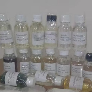 Huile de cèdre de qualité cosmétique, fabrication en usine, marque privée, pour produits de soin de beauté, avec emballage personnalisé en vrac - Product Image 6