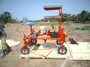 Máy Gieo Hạt Tiêu Phía Sau Máy Kéo, Máy Ghép Hạt Giống Rau Quả Tự Hành Hai Hàng Cà Tím - Product Image 3