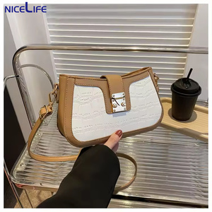 2025 otoño nueva moda bolso <span class=keywords><strong>de</strong></span> mensajero pequeño para mujer forro <span class=keywords><strong>de</strong></span> poliéster impermeable bolso <span class=keywords><strong>de</strong></span> hombro cuadrado para <span class=keywords><strong>axila</strong></span> - Product Image 1