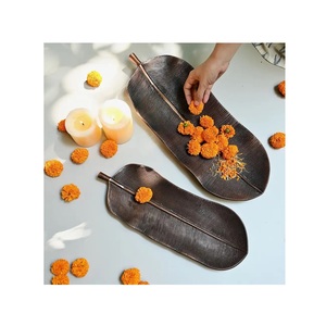 Assiette de service en aluminium de qualité supérieure, style feuille, écologique, design moderne, finition brillante, élégante pour la maison, occasions spéciales - Product Image 1