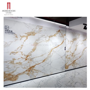 Pierre frittée pour mur TV moderne, dalle en porcelaine 1200*2400, Calacatta Gold, grandes dalles en porcelaine - Product Image 1