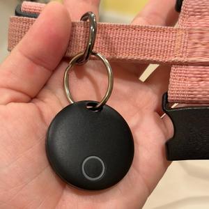 جهاز تتبع ذكي معتمد من MFi بمعيار IPX7 مع خاصية 'العثور على جهازي' لتحديد المواقع ومكافحة الضياع للمستخدمين على نظام iOS من آبل - Product Image 3