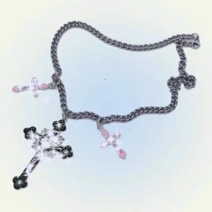 Collar de Cruz Estilo Punk, Aleación en Rosa, Negro y Morado, Chapado en Acero de Titanio, Cadena Lateral, Verano 2024, Origen Yiwu - Product Image 2